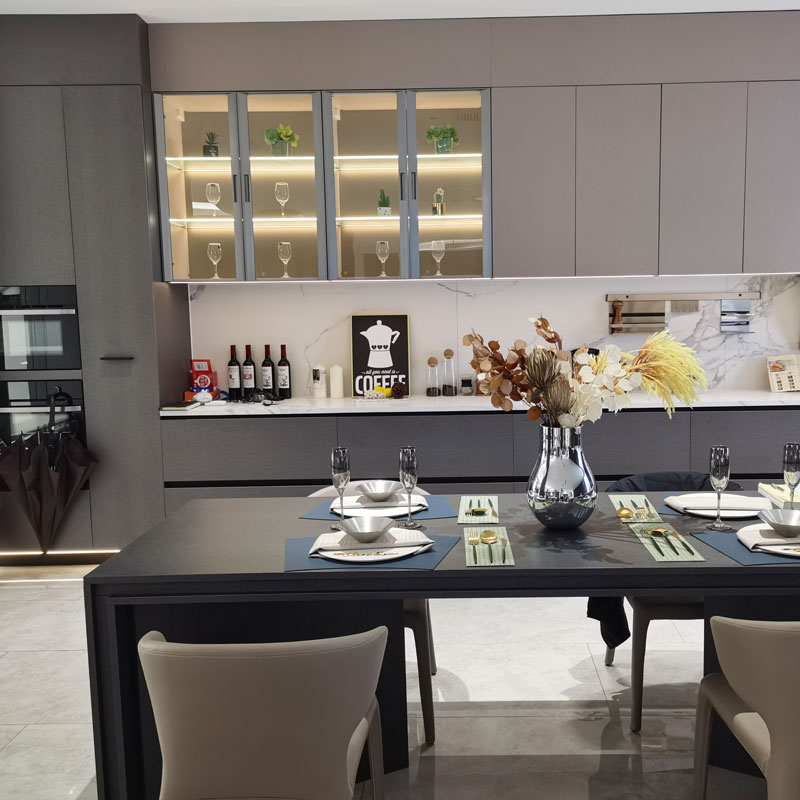 Kako omare jedilnice preoblikujejo sodobne domače prostore?