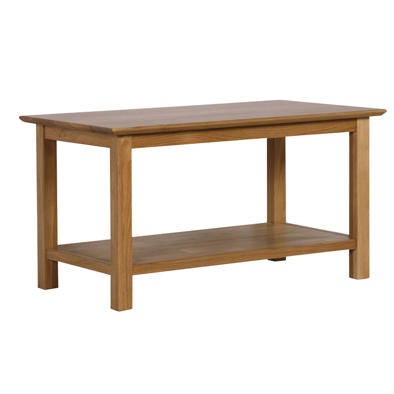 Moderna hrastova klubska mizica